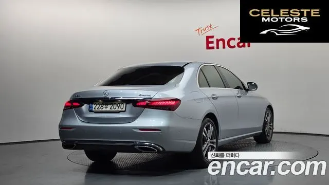 MERCEDES BENZ E-Classe W213 E350 4MATIC Avantgarde 2022 — photo 2 sur 26