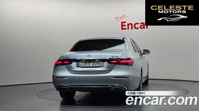 MERCEDES BENZ E-Classe W213 E350 4MATIC Avantgarde 2022 — photo 4 sur 26