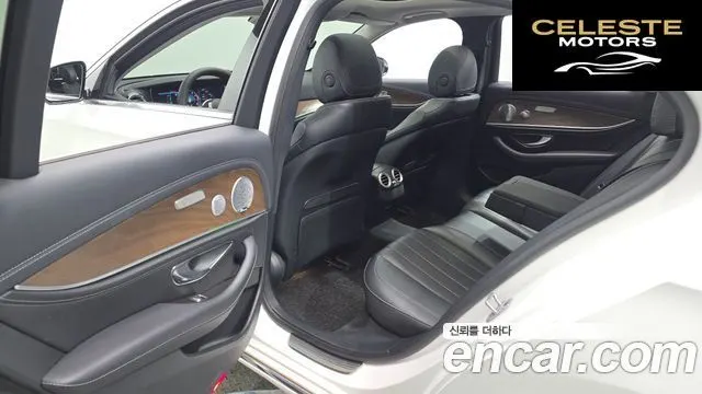 MERCEDES BENZ E-Classe W213 E300 4MATIC Exclusive 2019 — photo 17 sur 32