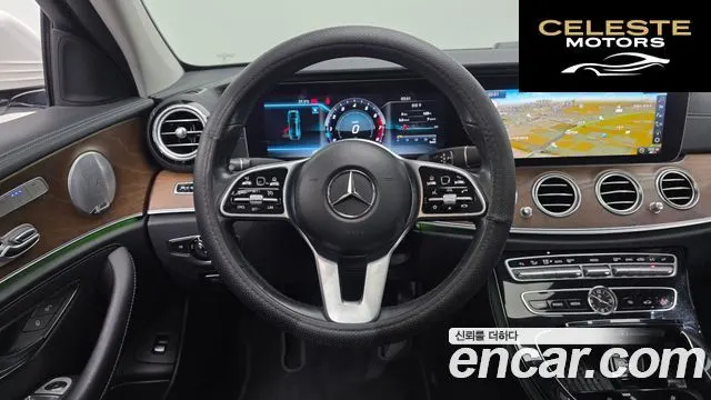 MERCEDES BENZ E-Classe W213 E300 4MATIC Exclusive 2019 — photo 19 sur 32