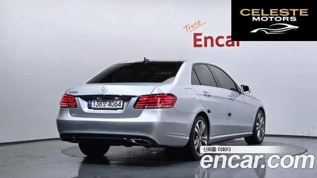 MERCEDES BENZ E-Classe W212 E300 Avantgarde 2014 — photo 2 sur 20