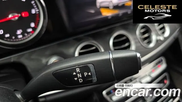 MERCEDES BENZ E-Classe W213 E220d Avantgarde 2017 — photo 11 sur 35