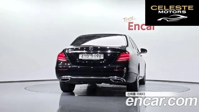 MERCEDES BENZ E-Classe W213 E220d Avantgarde 2017 — photo 3 sur 35