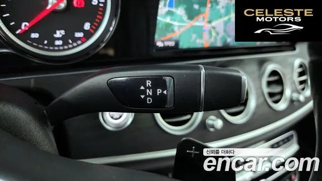 MERCEDES BENZ E-Classe W213 E220d Avantgarde 2019 — photo 12 sur 32