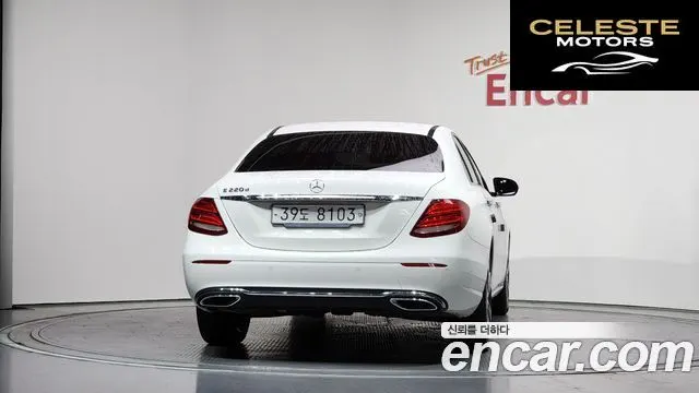 MERCEDES BENZ E-Classe W213 E220d Avantgarde 2019 — photo 4 sur 32