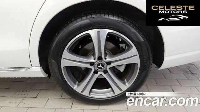 MERCEDES BENZ E-Classe W213 E220d Avantgarde 2019 — photo 7 sur 32