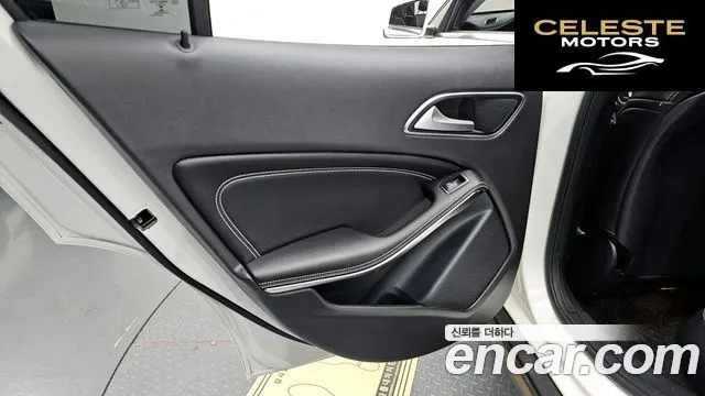 MERCEDES BENZ GLA-Classe X156 GLA220 2019 — photo 14 sur 30