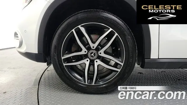 MERCEDES BENZ GLA-Classe X156 GLA220 2019 — photo 4 sur 30