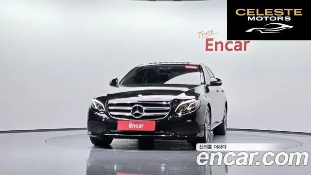 MERCEDES BENZ E-Classe W213 E220d Avantgarde 2017 — photo 2 sur 35