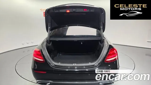 MERCEDES BENZ E-Classe W213 E220d Avantgarde 2017 — photo 33 sur 35