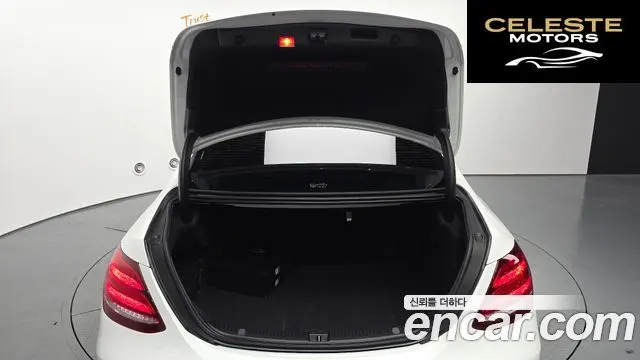 MERCEDES BENZ E-Classe W213 E300 Avantgarde 2019 — photo 25 sur 31