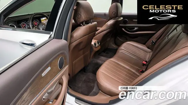 MERCEDES BENZ E-Classe W213 E220d Exclusive 2019 — photo 19 sur 56