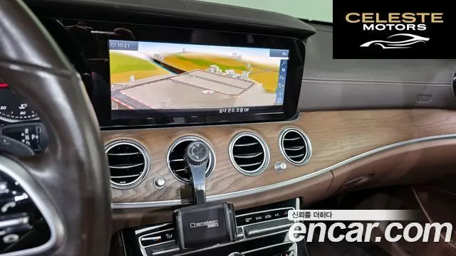 MERCEDES BENZ E-Classe W213 E220d Exclusive 2019 — photo 23 sur 56
