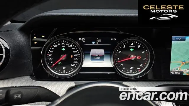 MERCEDES BENZ E-Classe W213 E300 Avantgarde 2019 — photo 11 sur 36