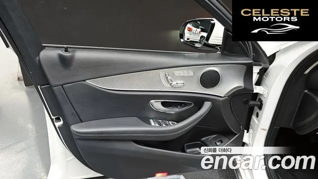 MERCEDES BENZ E-Classe W213 E300 Avantgarde 2019 — photo 28 sur 36