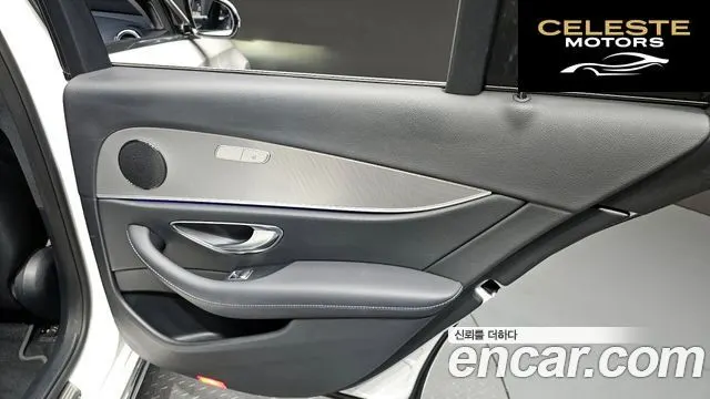 MERCEDES BENZ E-Classe W213 E300 Avantgarde 2019 — photo 29 sur 36
