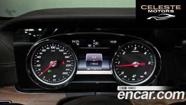 MERCEDES BENZ E-Classe W213 E220d Exclusive 2019 — photo 11 sur 40