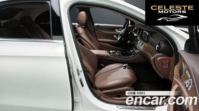MERCEDES BENZ E-Classe W213 E220d Exclusive 2019 — photo 16 sur 40