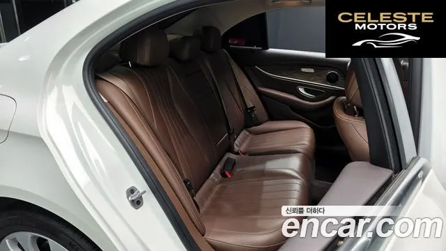 MERCEDES BENZ E-Classe W213 E220d Exclusive 2019 — photo 17 sur 40