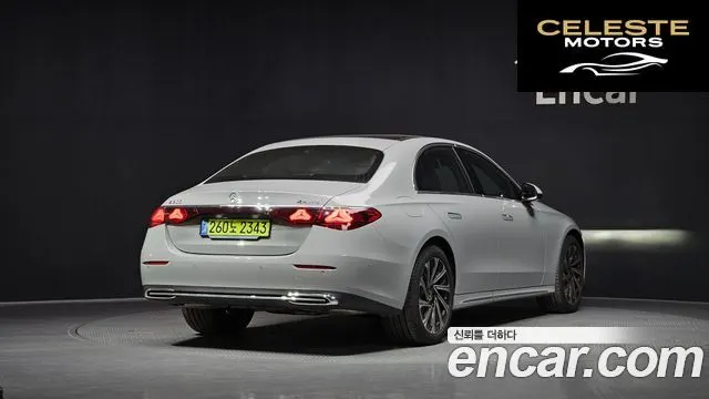 MERCEDES BENZ E-Classe W214 E300 4MATIC Exclusive 2025 — photo 2 sur 33