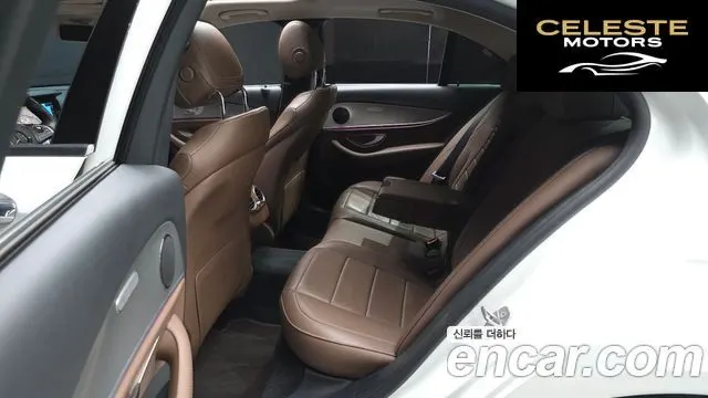 MERCEDES BENZ E-Classe W213 E200 Avantgarde 2017 — photo 16 sur 32