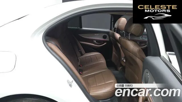 MERCEDES BENZ E-Classe W213 E200 Avantgarde 2017 — photo 17 sur 32