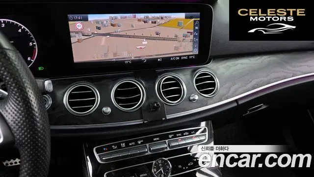 MERCEDES BENZ E-Classe W213 E220d Avantgarde 2017 — photo 13 sur 20