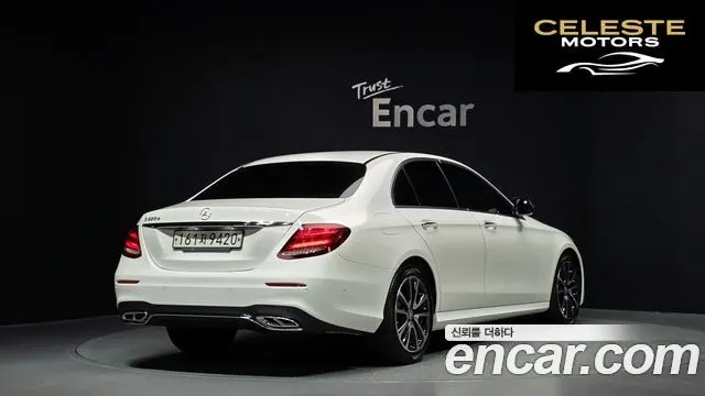 MERCEDES BENZ E-Classe W213 E220d Avantgarde 2017 — photo 2 sur 20
