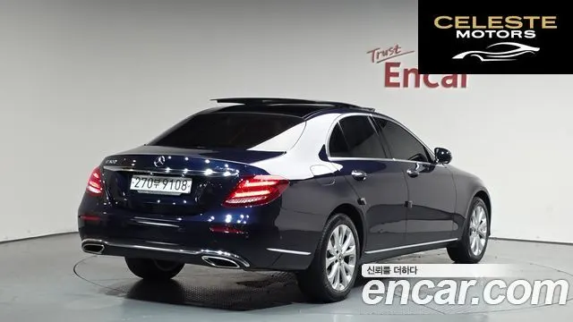 MERCEDES BENZ E-Classe W213 E300 4MATIC Exclusive 2019 — photo 1 sur 33