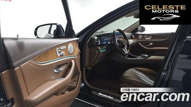 MERCEDES BENZ E-Classe W213 E300 4MATIC Exclusive 2019 — photo 12 sur 33