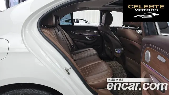 MERCEDES BENZ E-Classe W213 E220d Exclusive 2019 — photo 12 sur 26