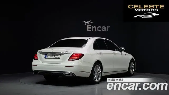 MERCEDES BENZ E-Classe W213 E220d Exclusive 2019 — photo 2 sur 26
