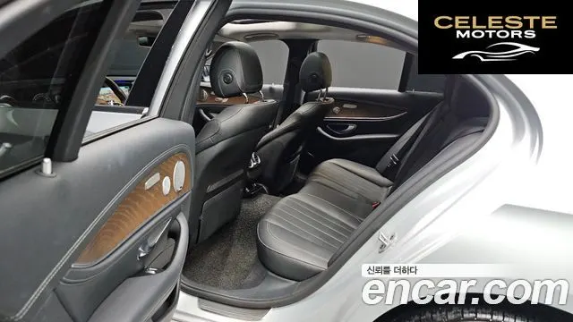 MERCEDES BENZ E-Classe W213 E300 4MATIC Exclusive 2019 — photo 25 sur 33