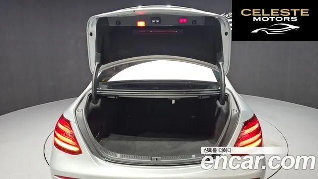 MERCEDES BENZ E-Classe W213 E300 4MATIC Exclusive 2019 — photo 26 sur 33