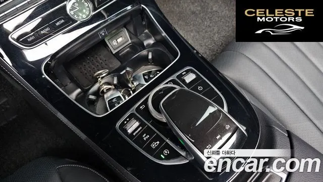 MERCEDES BENZ E-Classe W213 E300 4MATIC Exclusive 2019 — photo 27 sur 33