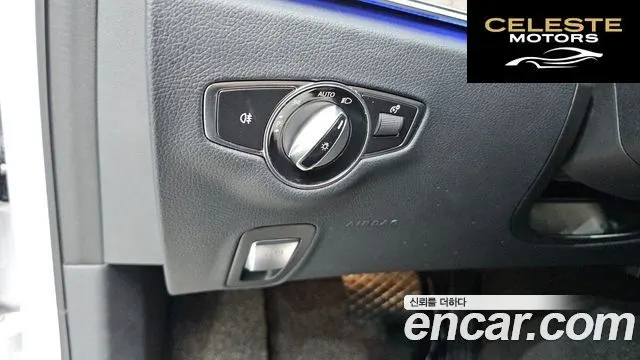 MERCEDES BENZ E-Classe W213 E300 4MATIC Exclusive 2019 — photo 28 sur 33