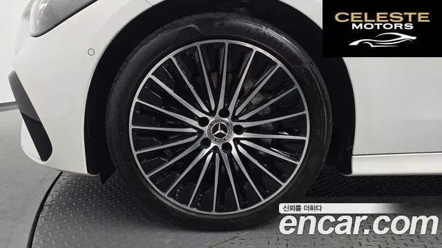 MERCEDES BENZ CLE-Classe C236 CLE200 Cabriolet 2025 — photo 4 sur 32