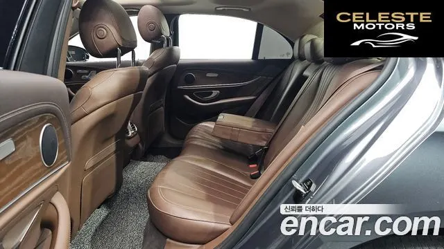 MERCEDES BENZ E-Classe W213 E300 4MATIC Exclusive 2017 — photo 17 sur 30