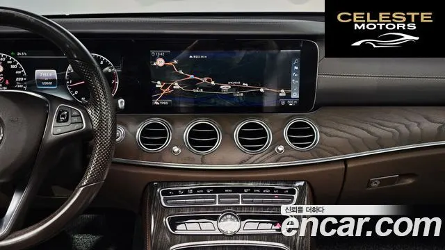 MERCEDES BENZ E-Classe W213 E300 4MATIC Exclusive 2017 — photo 19 sur 30