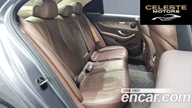 MERCEDES BENZ E-Classe W213 E300 4MATIC Exclusive 2017 — photo 28 sur 30