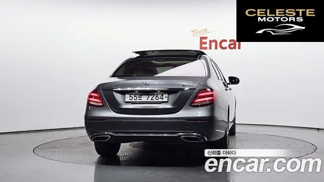 MERCEDES BENZ E-Classe W213 E300 4MATIC Exclusive 2017 — photo 4 sur 30