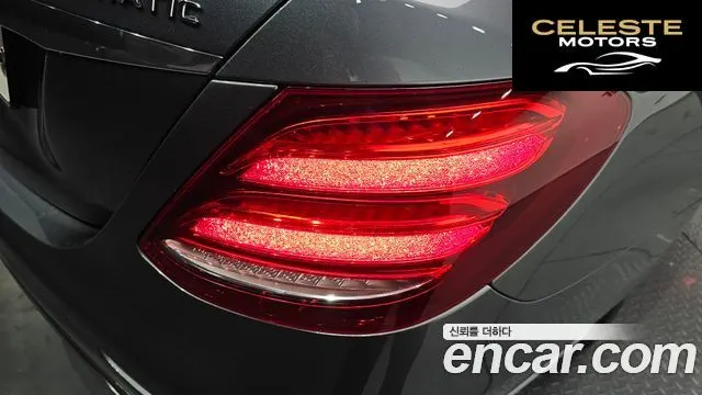 MERCEDES BENZ E-Classe W213 E300 4MATIC Exclusive 2017 — photo 9 sur 30
