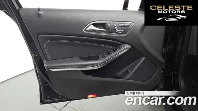 MERCEDES BENZ GLA-Classe X156 GLA220 Premium 2019 — photo 13 sur 36