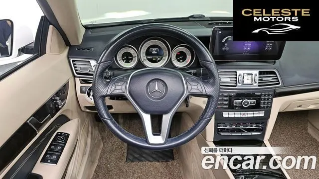 MERCEDES BENZ E-Classe W212 E200 Cabriolet 2014 — photo 13 sur 25