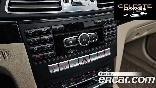 MERCEDES BENZ E-Classe W212 E200 Cabriolet 2014 — photo 17 sur 25