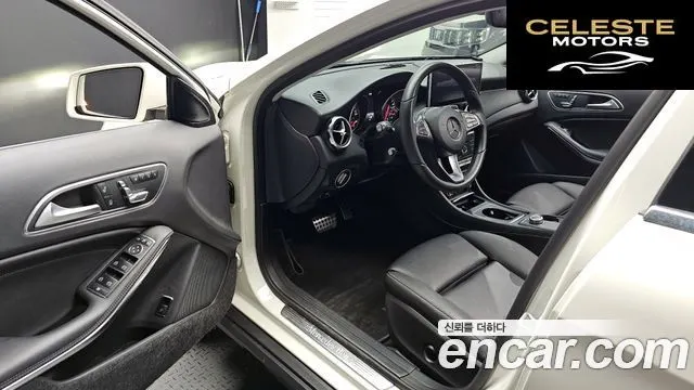 MERCEDES BENZ GLA-Classe X156 GLA220 2018 — photo 13 sur 33