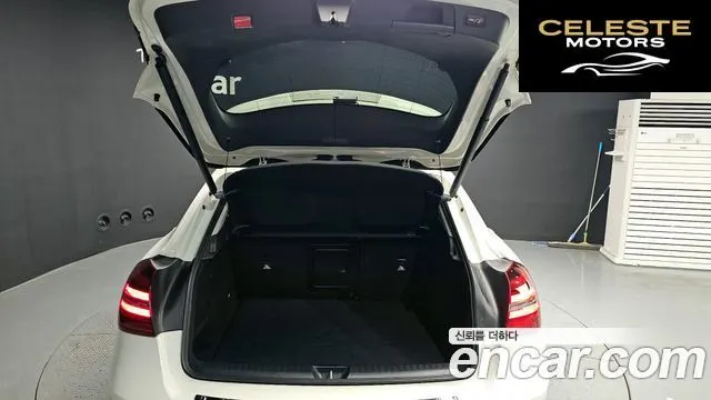 MERCEDES BENZ GLA-Classe X156 GLA220 2018 — photo 26 sur 33