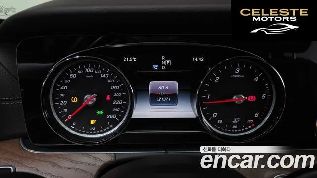 MERCEDES BENZ E-Classe W213 E220d 4MATIC Exclusive 2017 — photo 11 sur 33