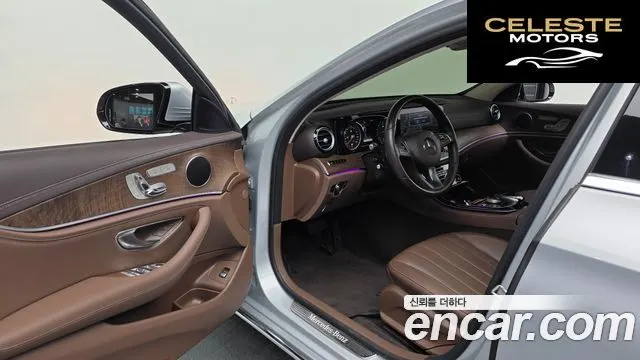 MERCEDES BENZ E-Classe W213 E220d 4MATIC Exclusive 2017 — photo 13 sur 33
