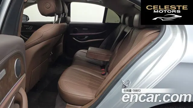 MERCEDES BENZ E-Classe W213 E220d 4MATIC Exclusive 2017 — photo 18 sur 33